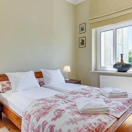 Lion - Neptun Appartement